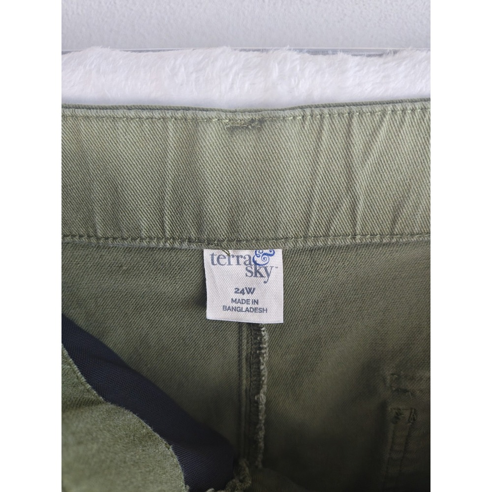 Terra & Sky Womens Utility Cargo Bermuda Shorts 24W Olive Green Plus Casual - Picture 8 of 10